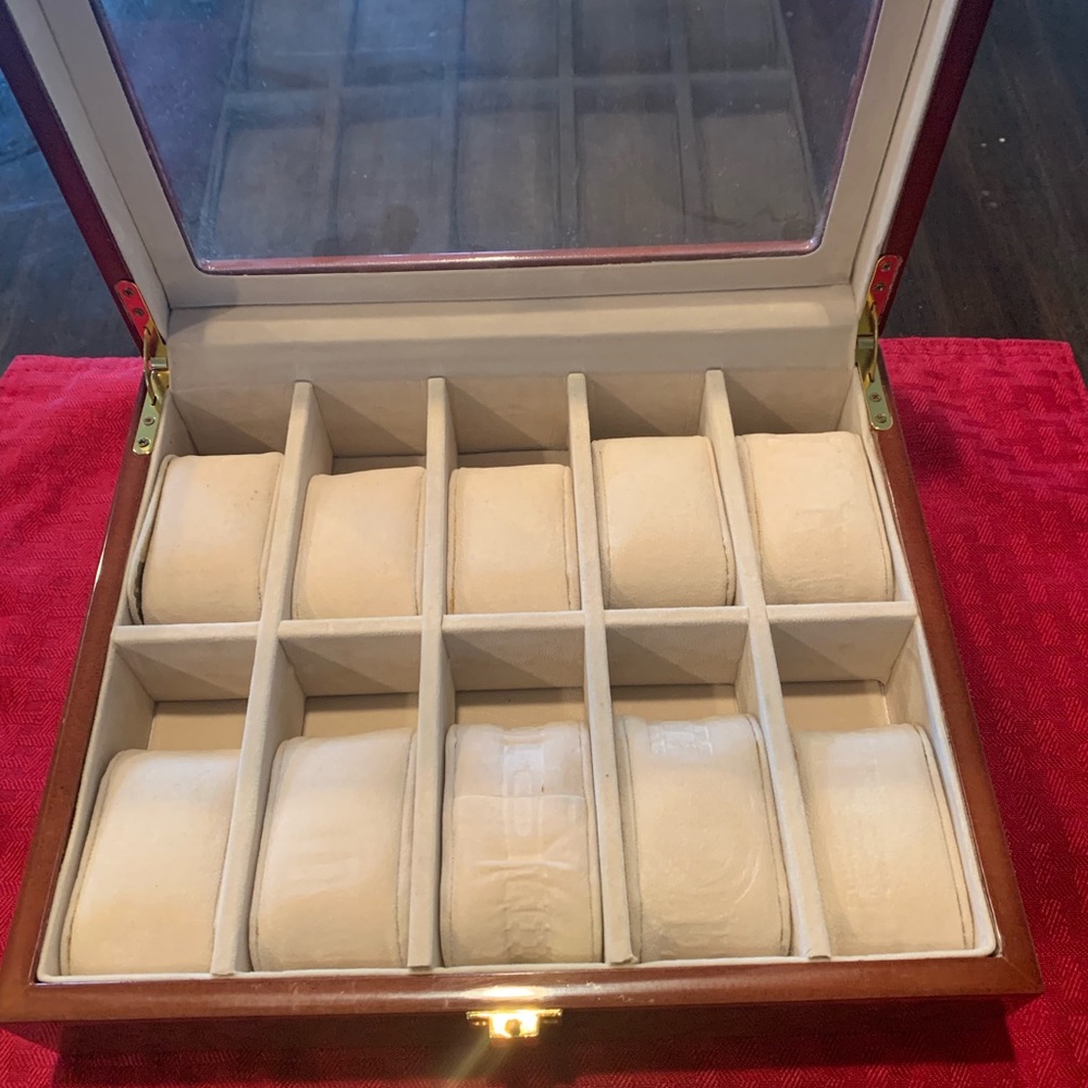 Watch box
